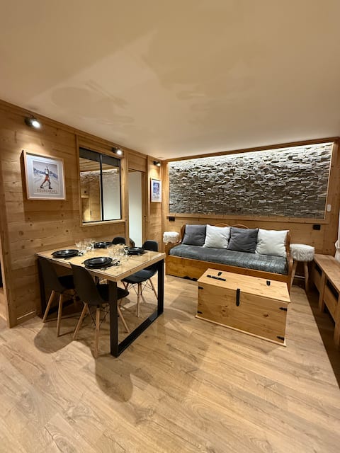 Top performing Airbnb: Luxury Chalet-Style Apartment 11 in Courchevel