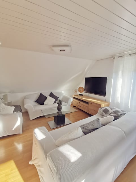 Beliebte Airbnb-Anzeige: Modern & quiet 60 m² apartment - ideal for 2 adults + 2 children in Wuppertal