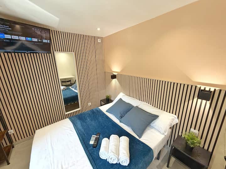1 Loft With Kitchen. Private Bath Front Metro - Gavà