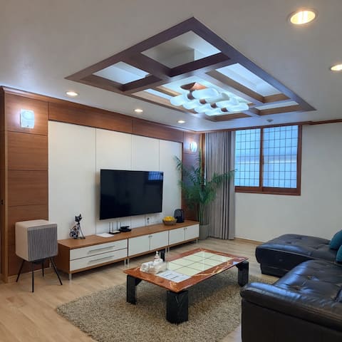 Antique mood emotional house under Geumo Mountain｜Private house