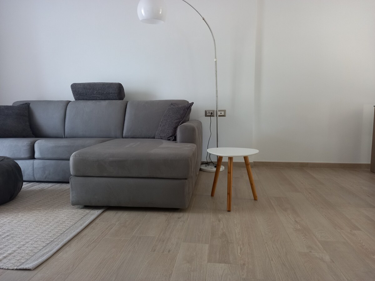 Proprietà Airbnb di successo: The courtyard of the Canova a Alba