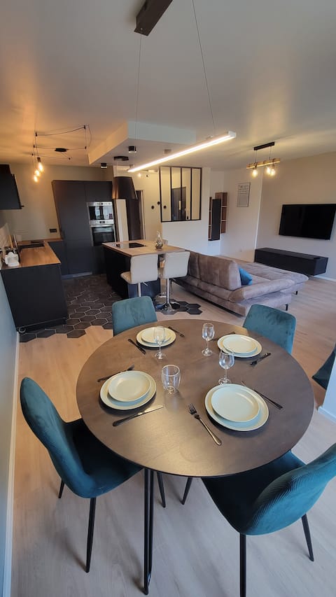 Popular Airbnb listing: Metz Cathedral apartment with parking in Metz
