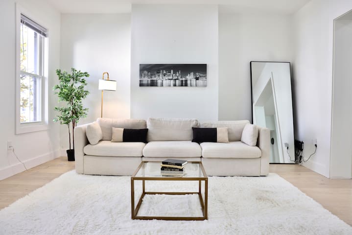 15 min to NYC! NEW Private Luxury 4BDR Home!