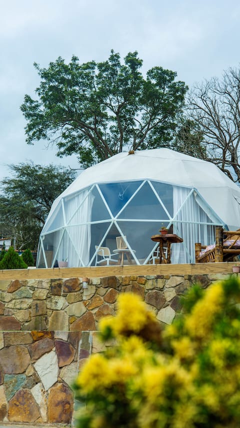 Glamping in Samaipata. D–J getaway with Wi-Fi