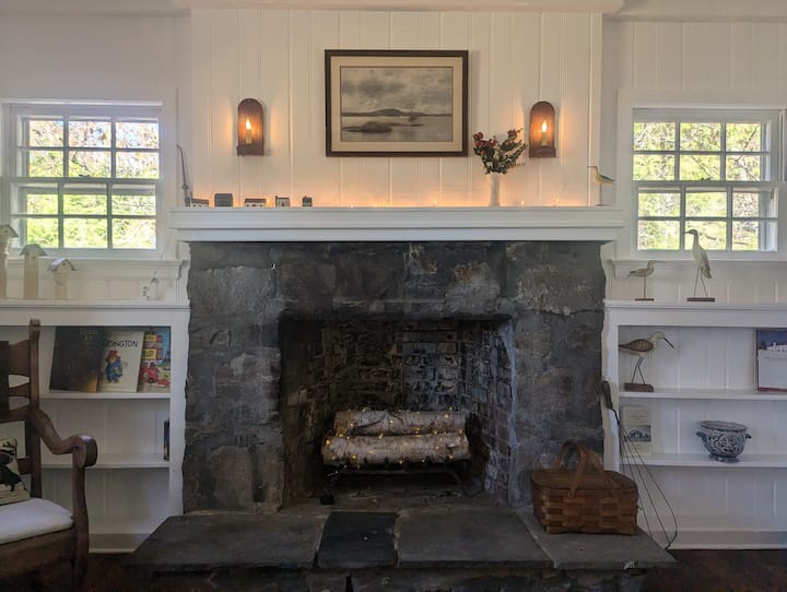 Gather With Loved Ones In This Early American Home - Newtown, CT