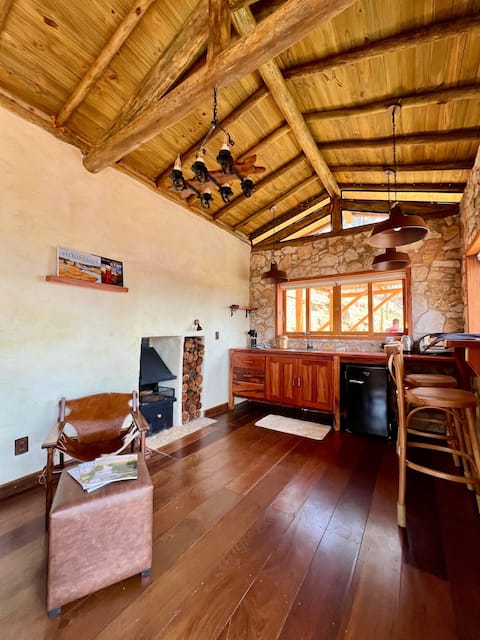 Successful Airbnb property: Montana Farmhouse - Stone cabin - Heated pool in Pouso Alegre