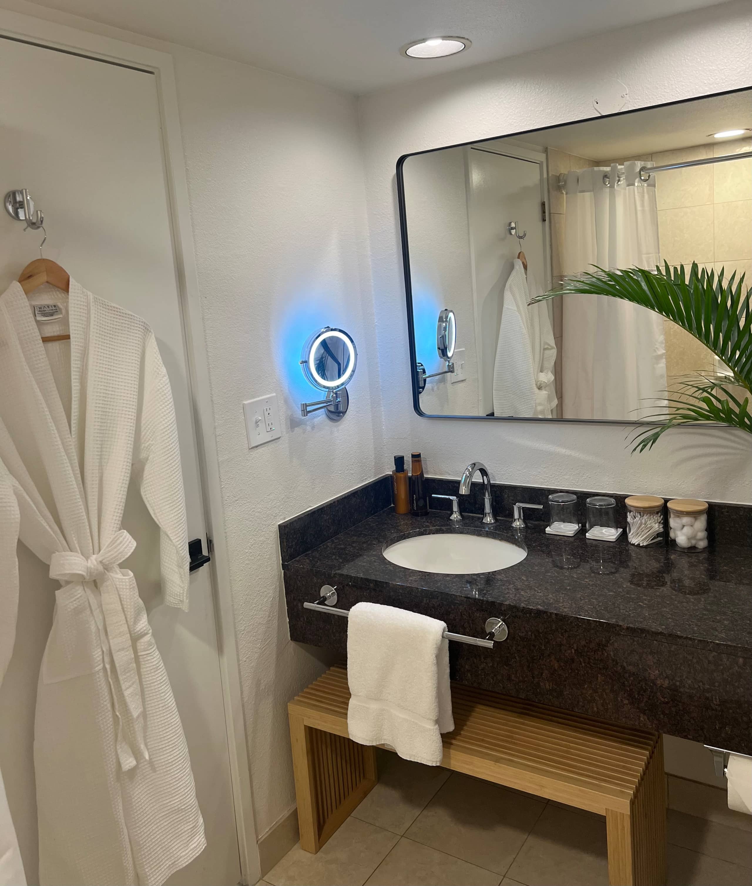Hotel in Honolulu · ★5.0 · 1 bedroom · 2 beds · 1 private bath - Image 3