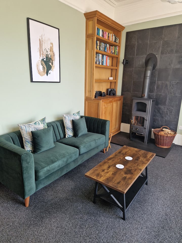 Fabulous Lochside Apartment - Loch Lomond
