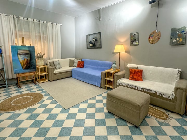 Specious Art Space In Jabal Al-weibdeh - Amman