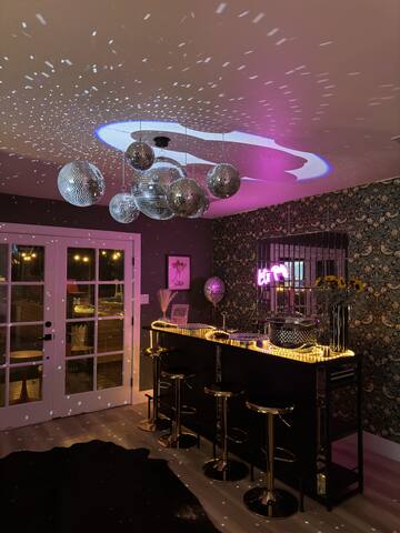 15 Minutes to ACL Pool•Pickleball•Get Ready Room gallery image 4