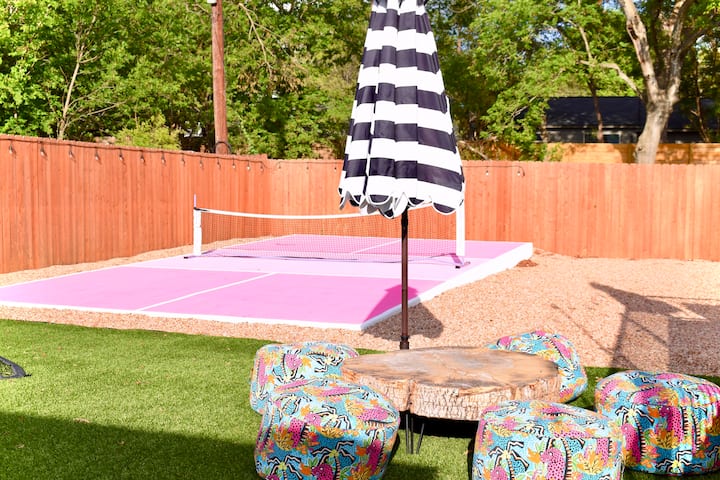 DISCO HOUSE • Pool • Pickleball • Bar • Glam Room - Austin