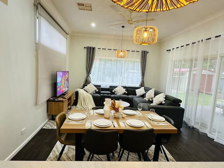 Kookaburra Door -Luxury Boutique Retreat In Dubbo - Dubbo