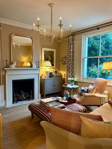 Victorian townhouse from 1860s gallery image 4