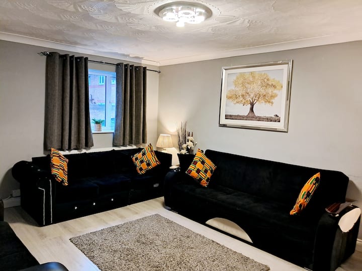 Excel London:cozy 3bed-free Parking For 2cars,wifi - Ilford