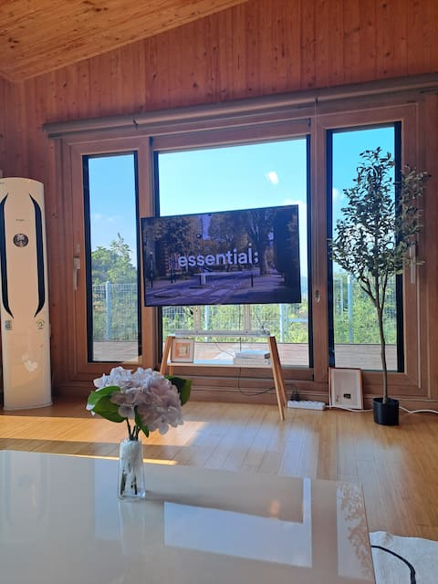 Stay _ in Picnic [House in the Forest] Check-in 1 o'clock!