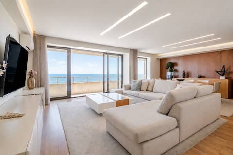 Top Airbnb: Beachouse Pvz • Beachfront and Balcony Sea View in Póvoa De Varzim