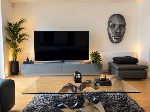 Successful Airbnb property: 3 bed House, Free Parking & Garden Manchester City in Ordsall