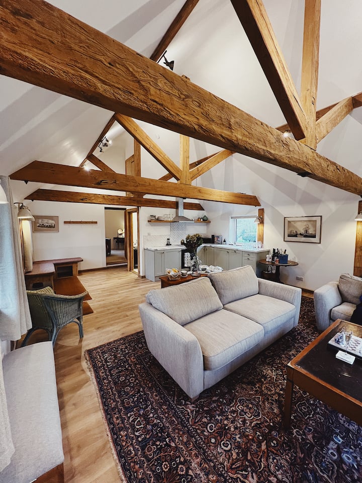 Peaceful Oast House Retreat - Crowborough