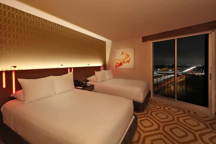 2 Trendy Rooms W/ Daily Wine Hour In West La - Santa Monica, CA