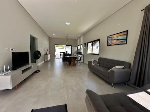 Top performing Airbnb: style and elegance in Ubatuba