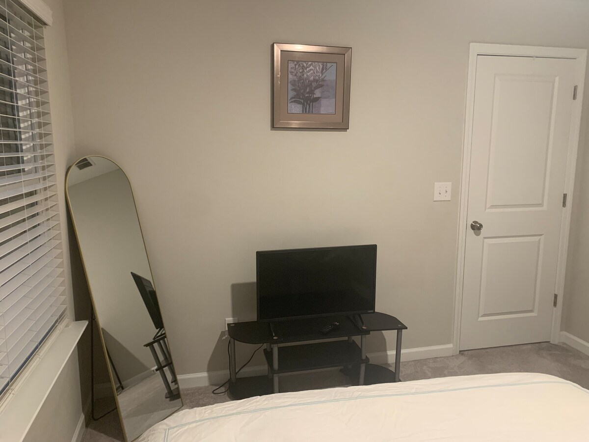 Serene and Comfy room near Pendergrass flea market