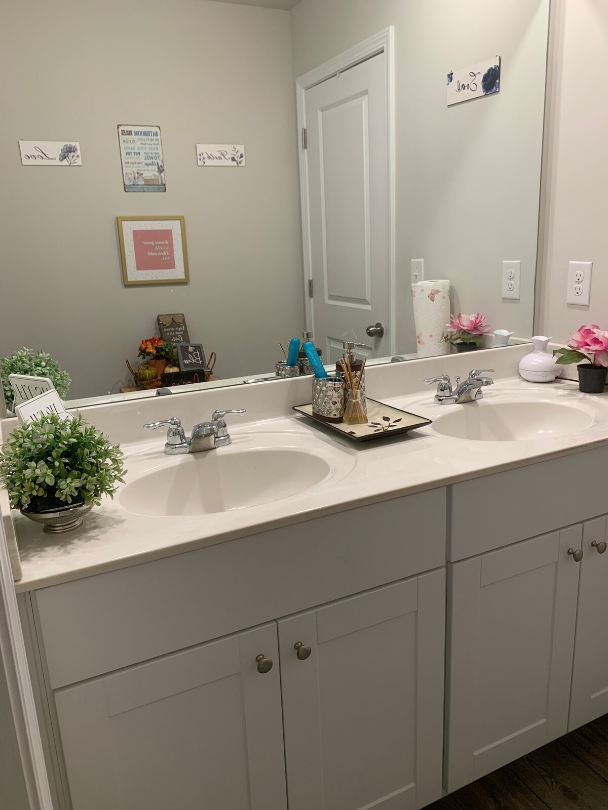 Serene and Comfy room near Pendergrass flea market