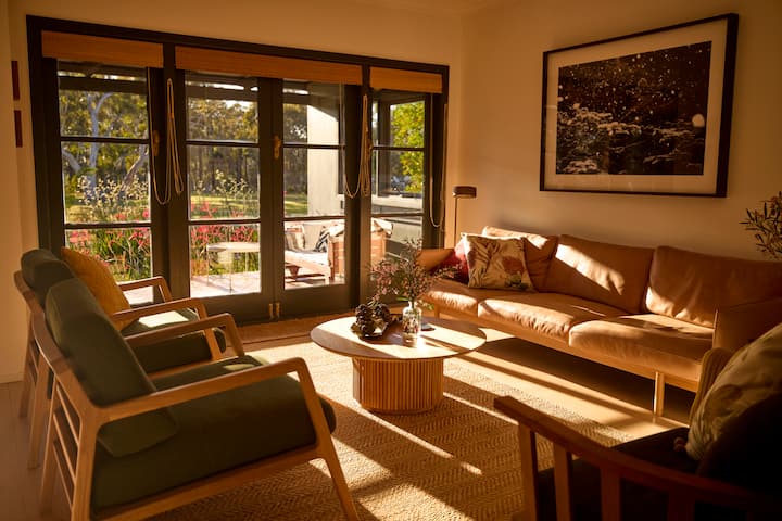 Bungalow On 5 Acres In The Southern Highlands - Hill Top