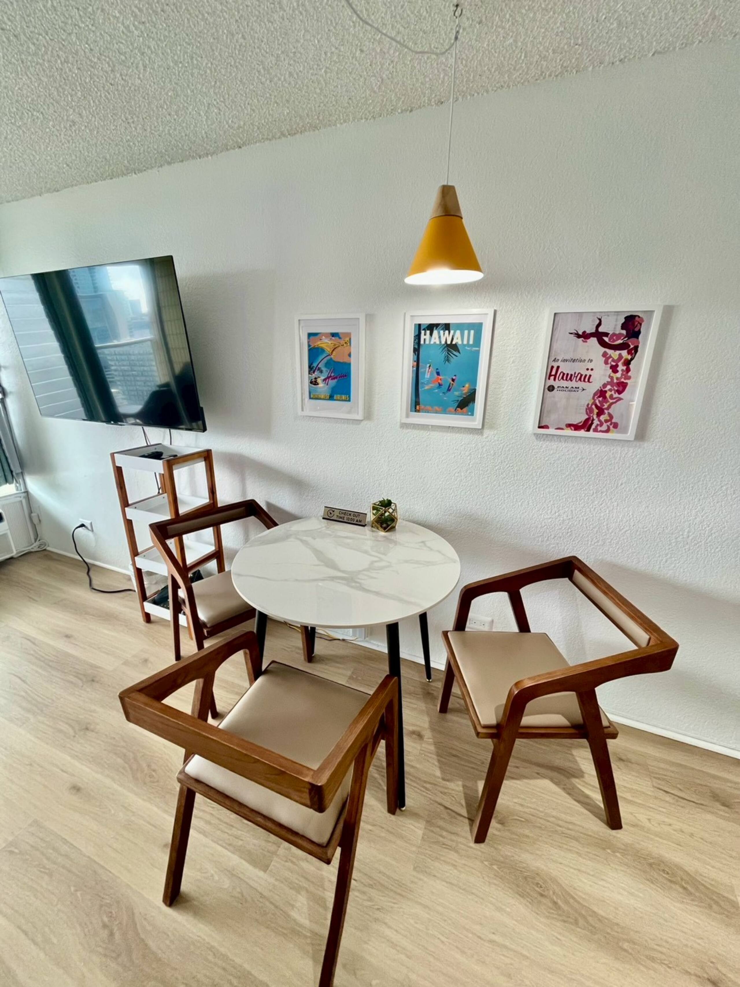 #26FL Private Studio w/Balcony in Central Waikiki! - Image 9