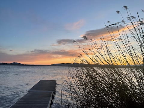 La Favola Rosa Apartment within walking distance of the lake