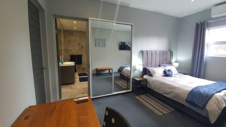 Marble Blue gallery image 4