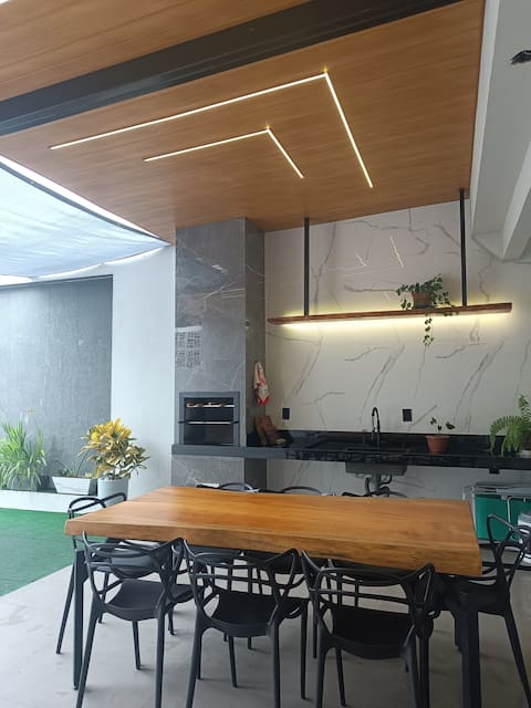 HOUSE - AIR CONDITIONING in the 2 bedrooms, Wi-Fi, 400 meters from the beach and DC square