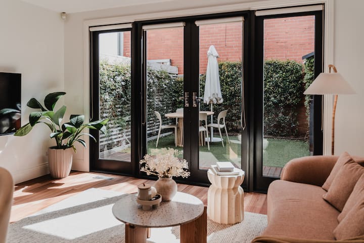 Cozy get away in Sth Melbourne gallery image 2