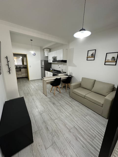 Propiedad de Airbnb exitosa: Entire studio with balcony in Flores, CABA en Flores