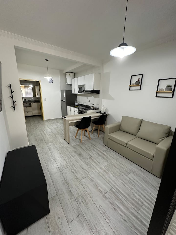 Kitnet com varanda em Flores