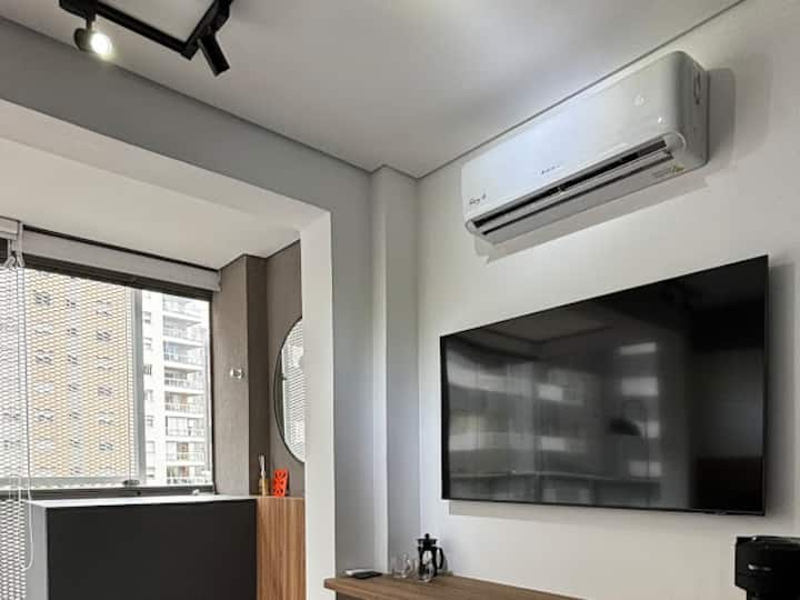 Studio Impecável Em óTima Localização Com Piscina - São Paulo