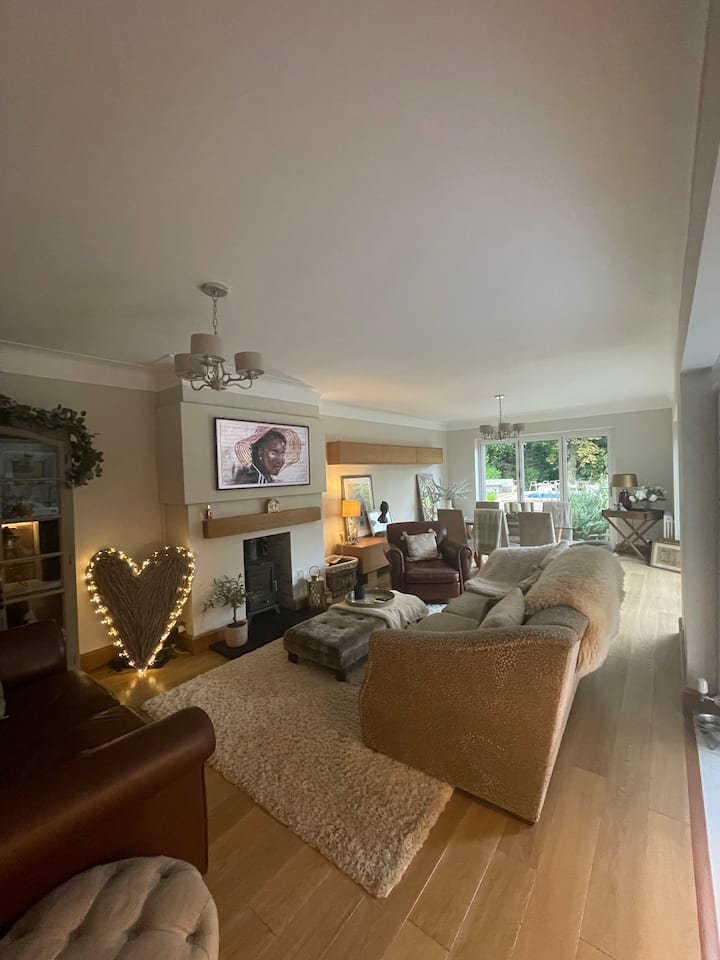 Hidden Gem With Pool - Southport