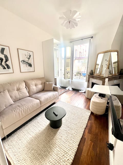 Successful Airbnb property: Parisian stay / Levallois Suite / 4* in Levallois Perret