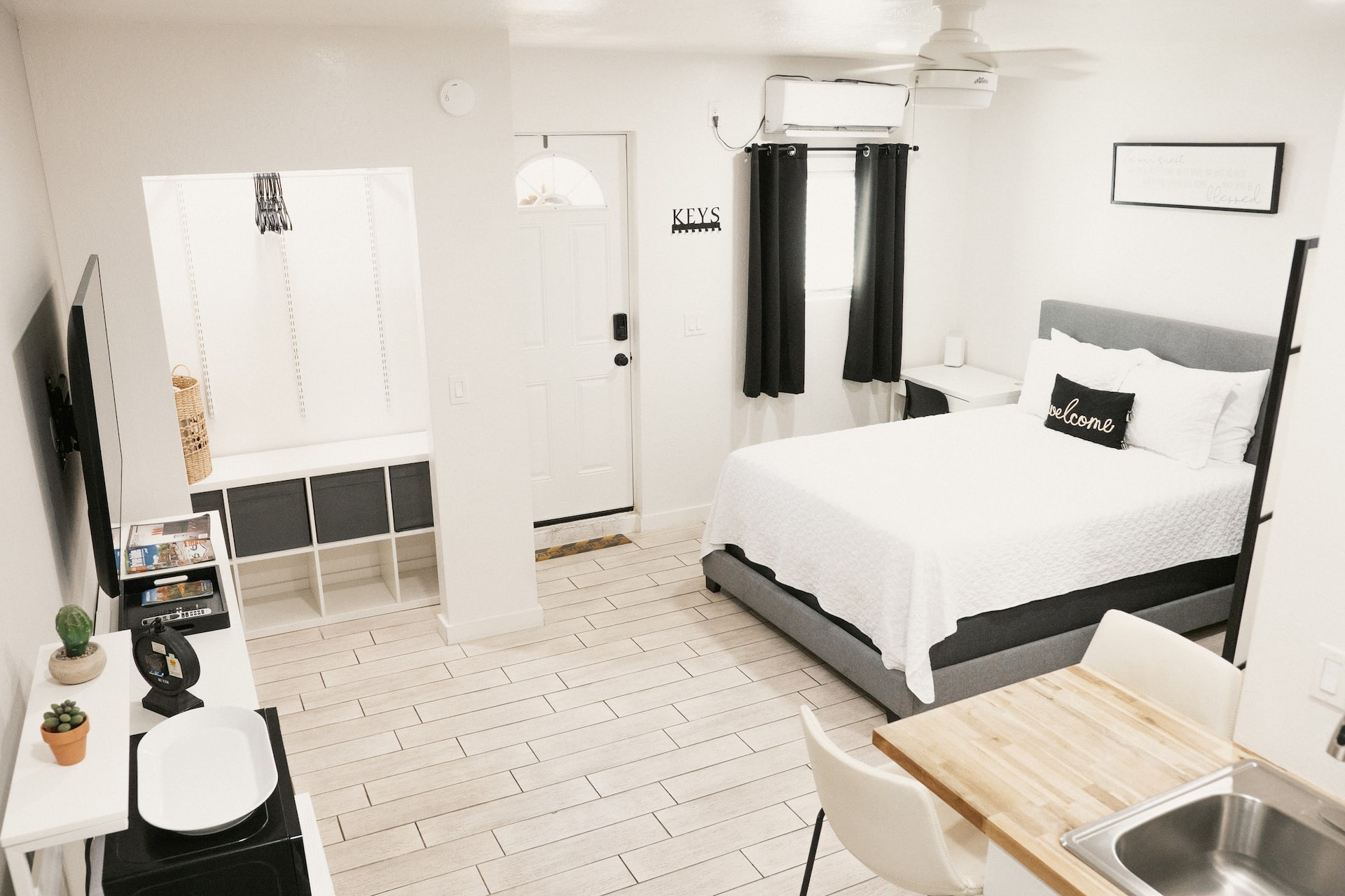 Chandler Studio-Prime Location!
