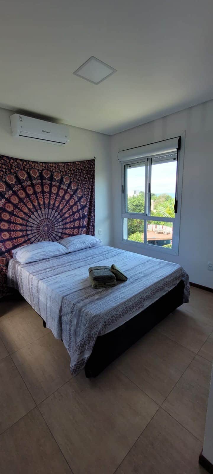 Superior room, with a double bed, air conditioning and sea view
