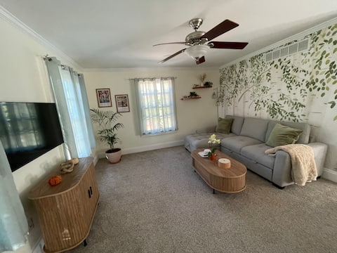Successful Airbnb property: Peaceful Carriage House in Prospect New Town in Longmont