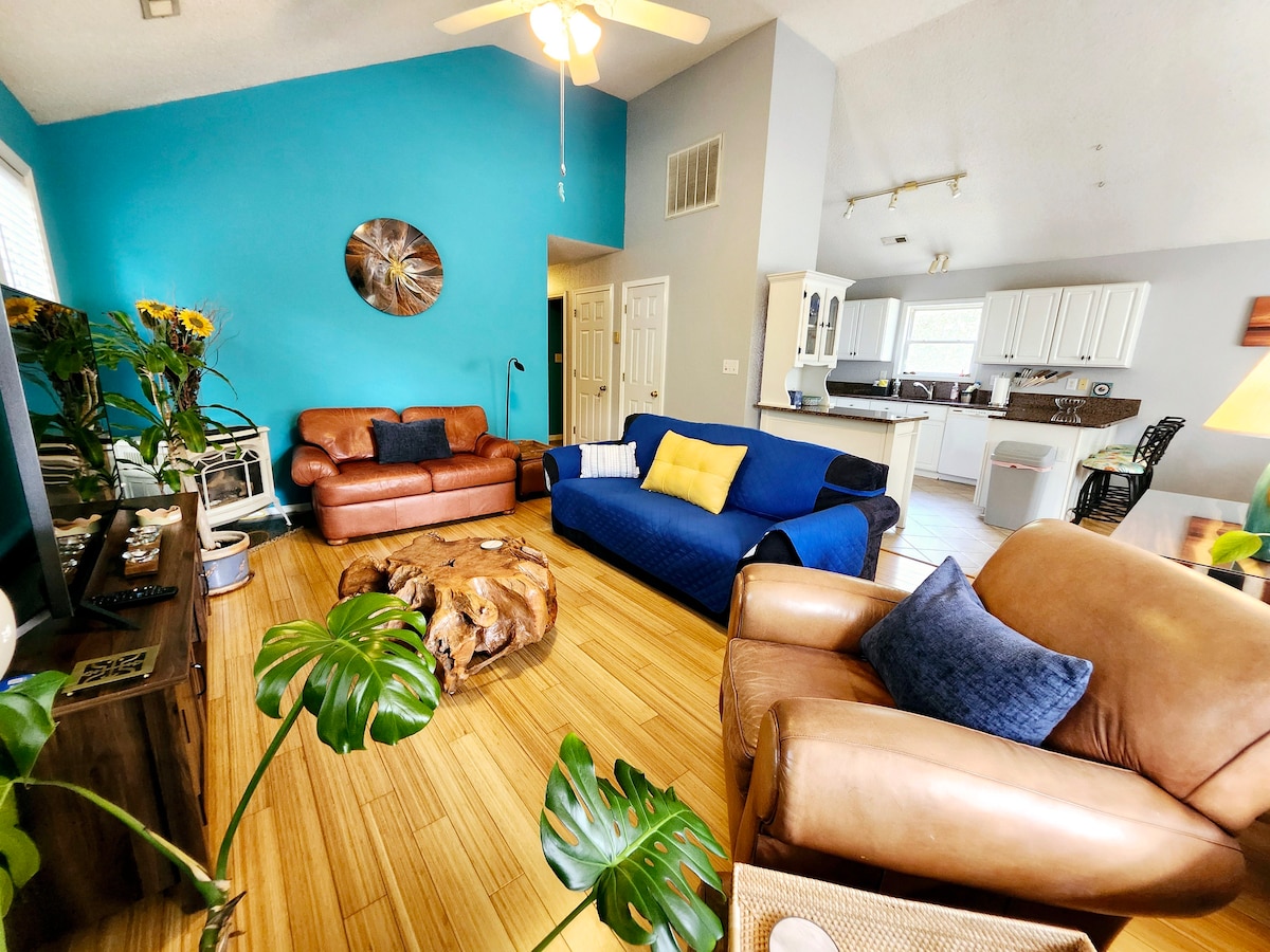 Family Privacy~Two Levels~BEACH~ SUNSETS~Bike Path