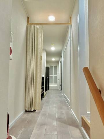 20名以上宿泊可能/5部屋/シャワー&トイレそれぞれ4つ/池袋まで5分/新宿まで15分/11ベッド gallery image 4