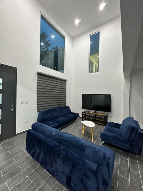 House 10 minutes from AIFA