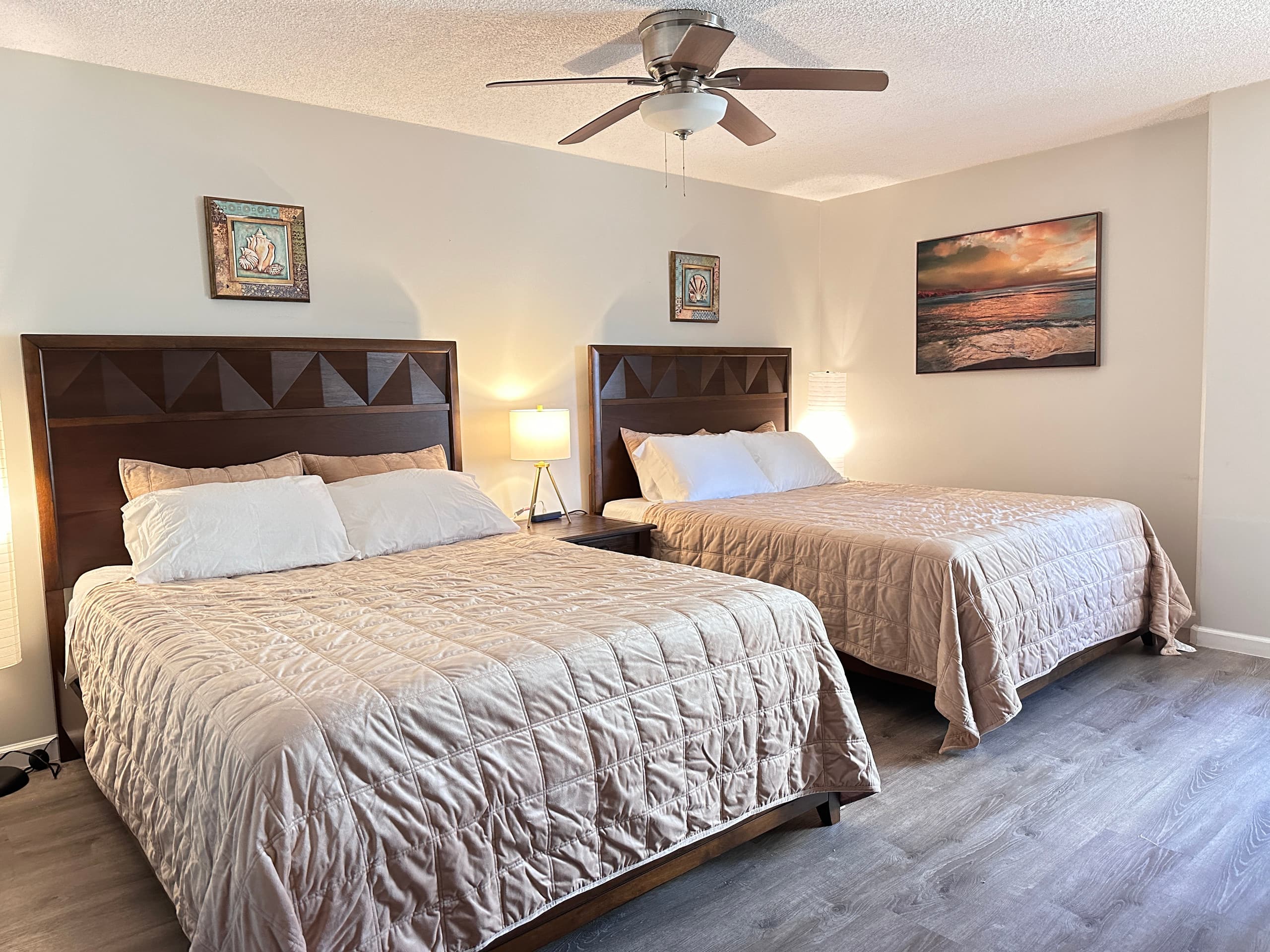 Condo in Honolulu · ★4.93 · 2 bedrooms · 4 beds · 2 private baths - Image 16