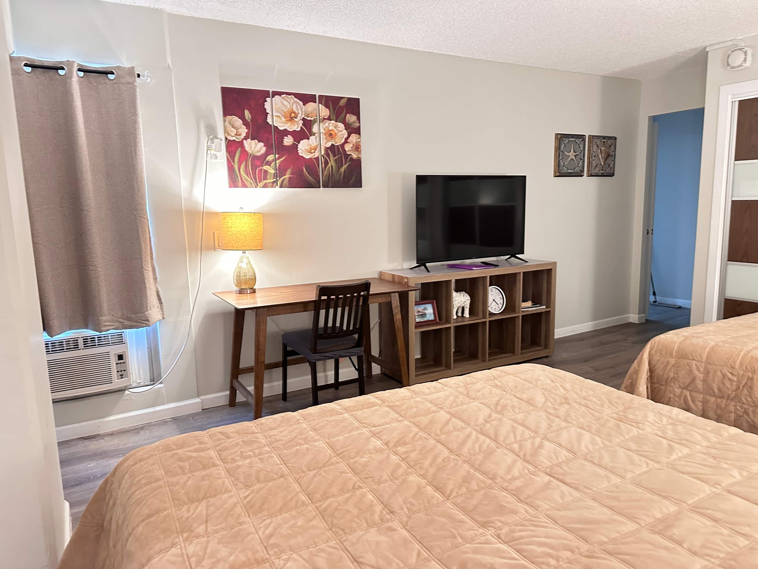 Condo in Honolulu · ★4.93 · 2 bedrooms · 4 beds · 2 private baths - Image 18