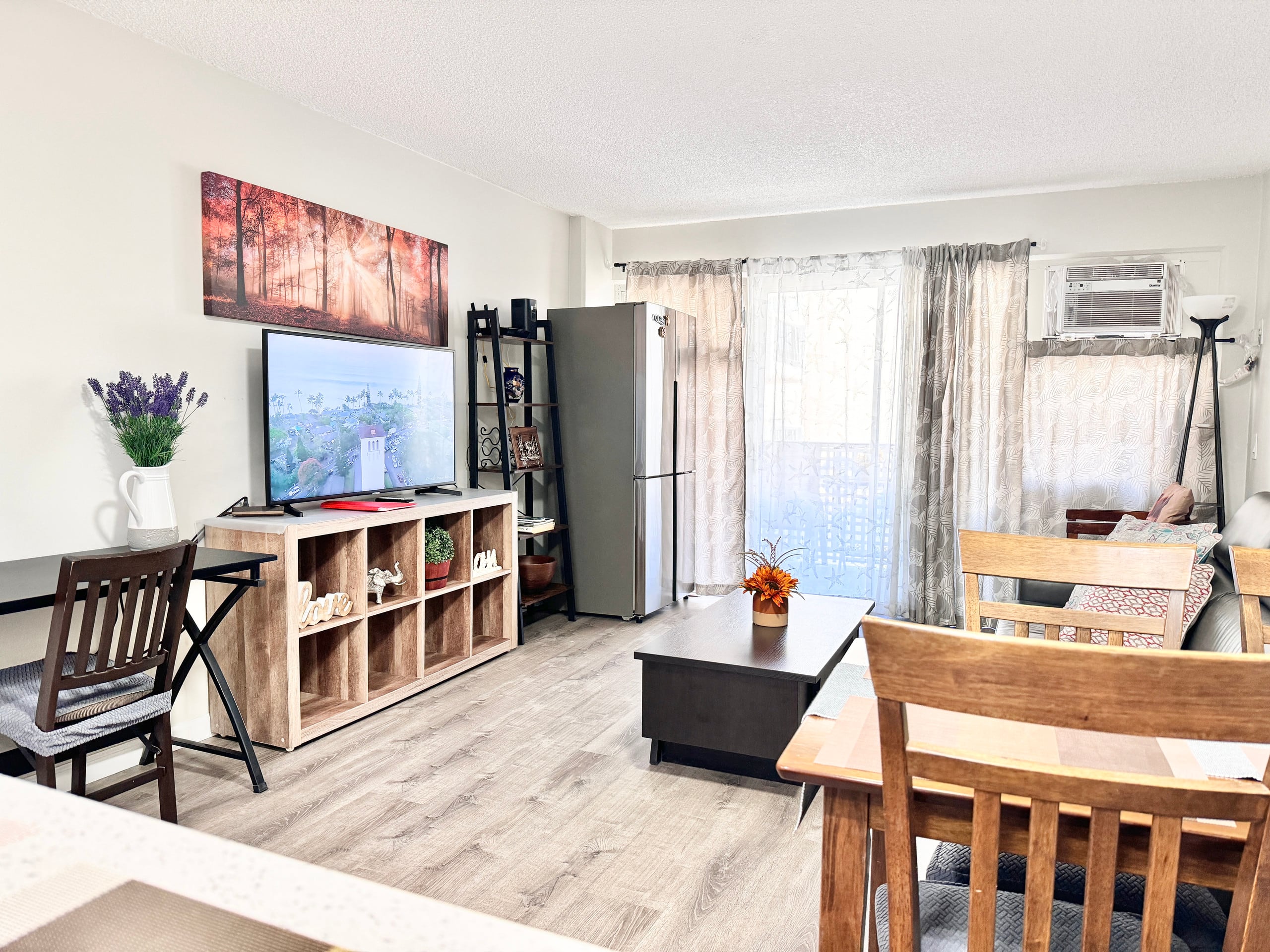 Condo in Honolulu · ★4.93 · 2 bedrooms · 4 beds · 2 private baths - Image 3