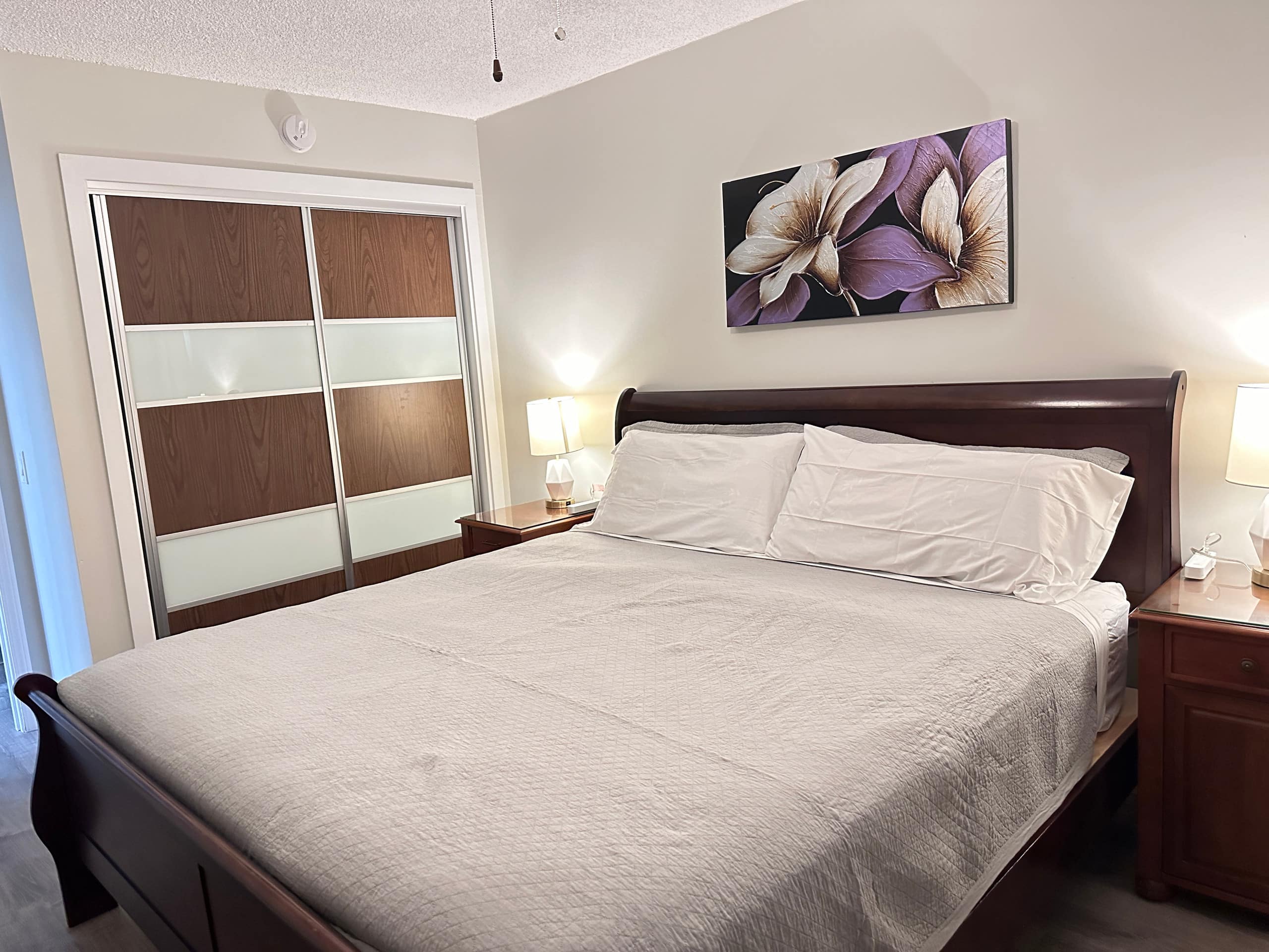 Condo in Honolulu · ★4.93 · 2 bedrooms · 4 beds · 2 private baths - Image 22