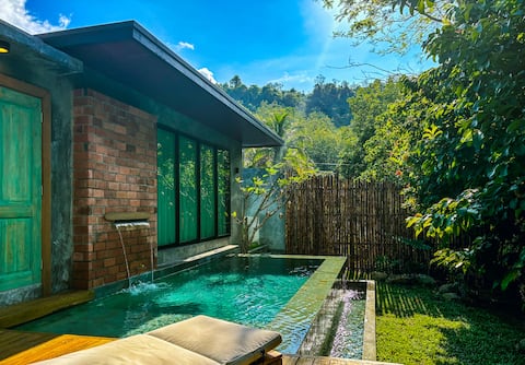 Private Infinity Pool Villa by UluVilla Guesthouse