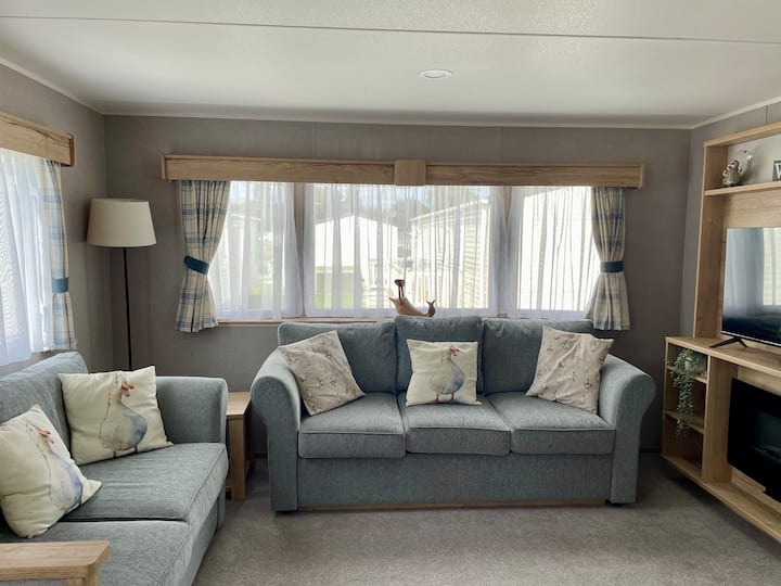 Modern 3 Bed Caravan, Hoburne Cotswold - South Cerney