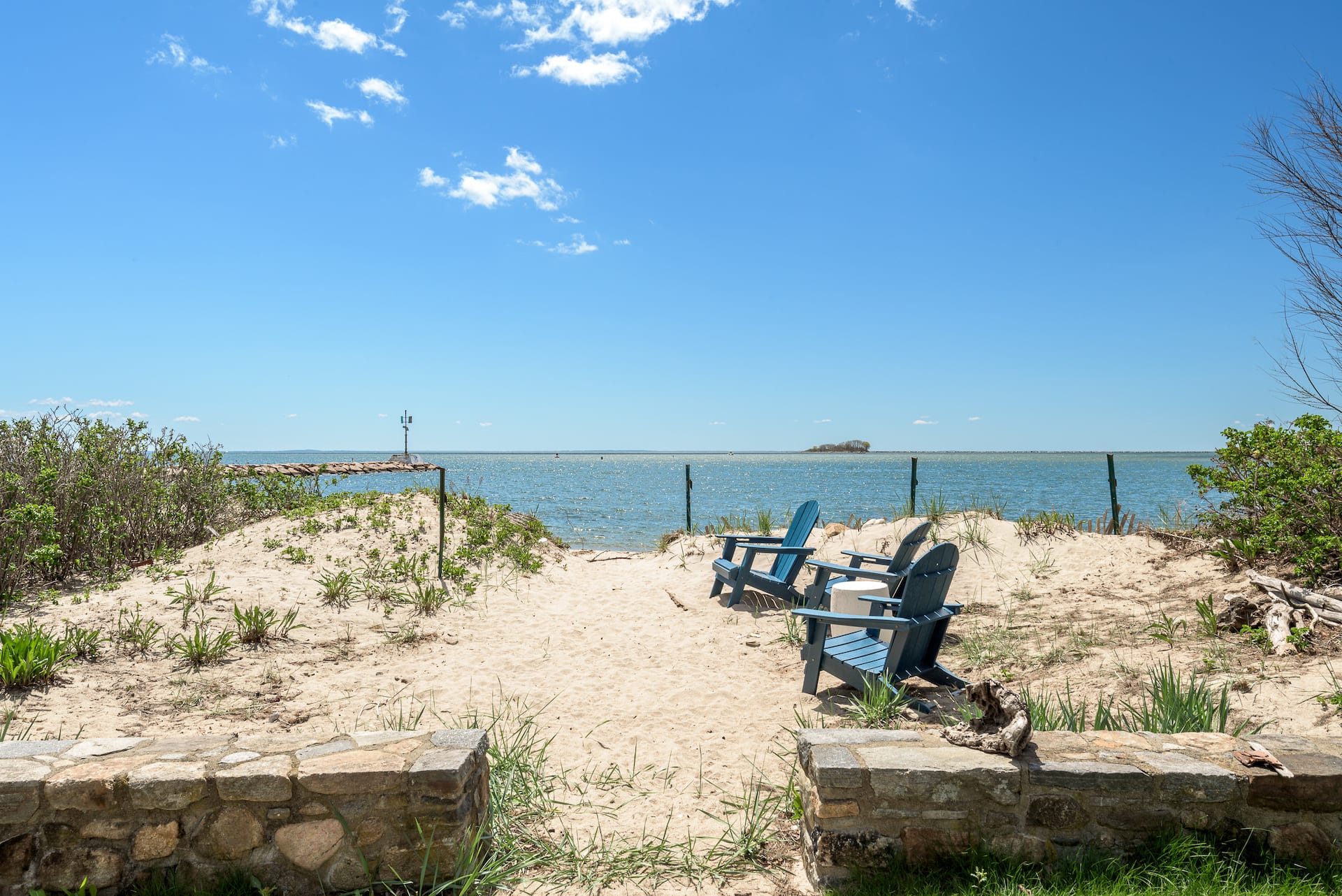 Blue Bird Beachfront home Dock available